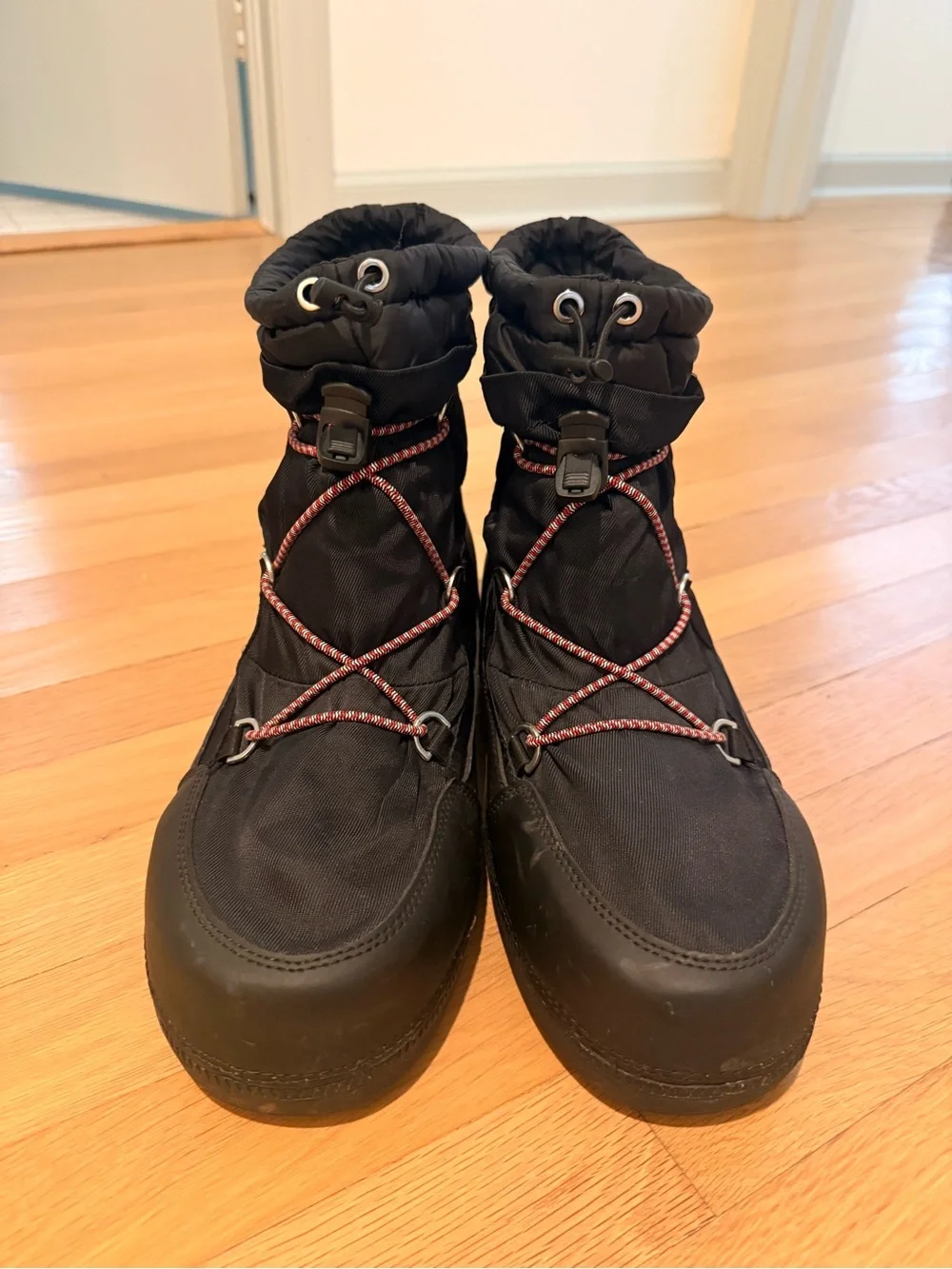 Hunter Black Women's Winter Moon Boots Barely Worn!
